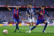 MADRID, SPAIN - MAY 27:  Ruben Soriano of Deportivo Alaves competes for the ball with Jordi Alba (L) and Gerard Pique of FC Barcelona during the Copa Del Rey Final between FC Barcelona and Deportivo Alaves at Vicente Calderon stadium on May 27, 2017 in Madrid, Spain.  (Photo by David Ramos/Getty Images)